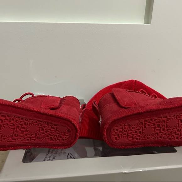 Ugg Boots and Hat - Picture 4 of 5